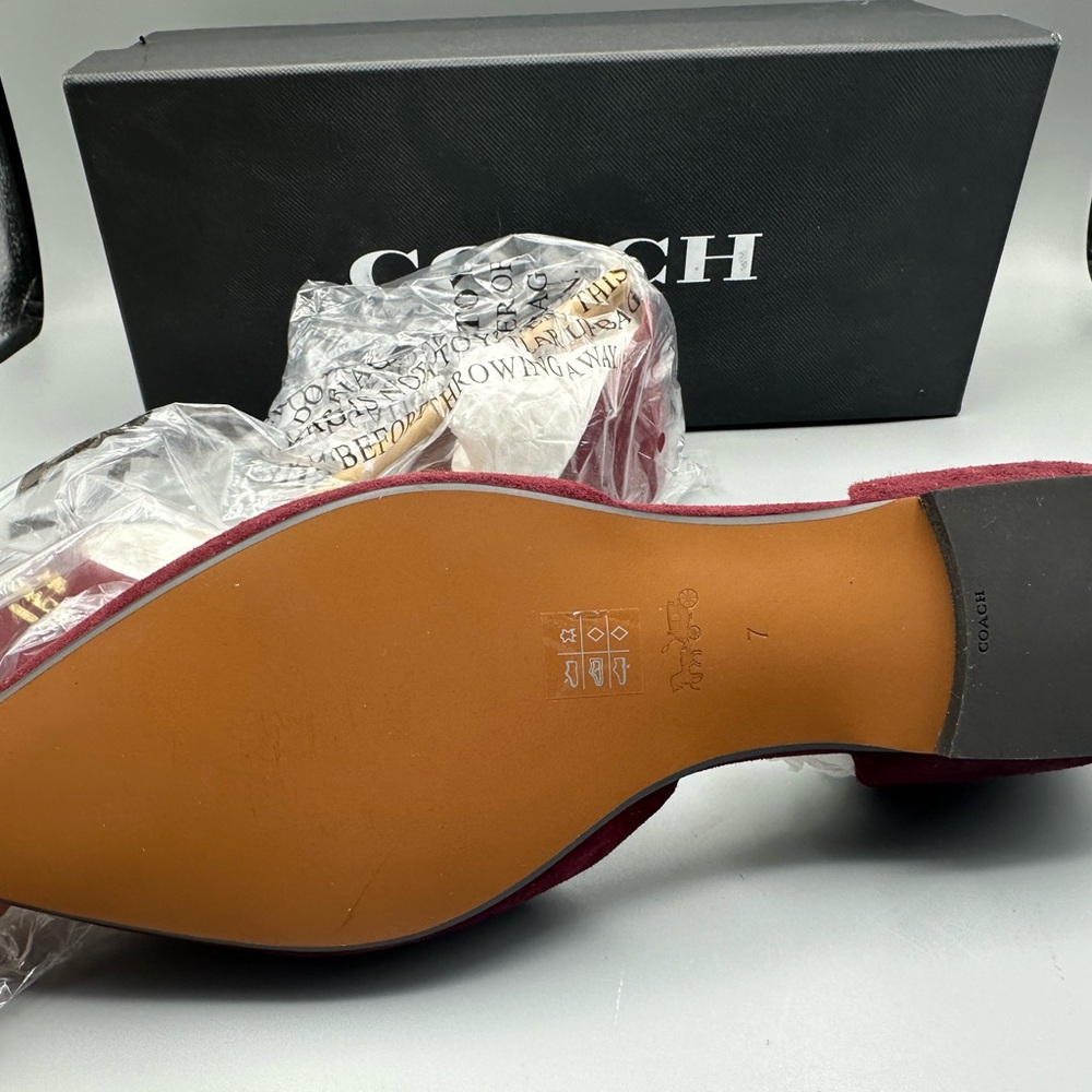 Coach Pointed Toe wine flats size 7 - Picture 14 of 15